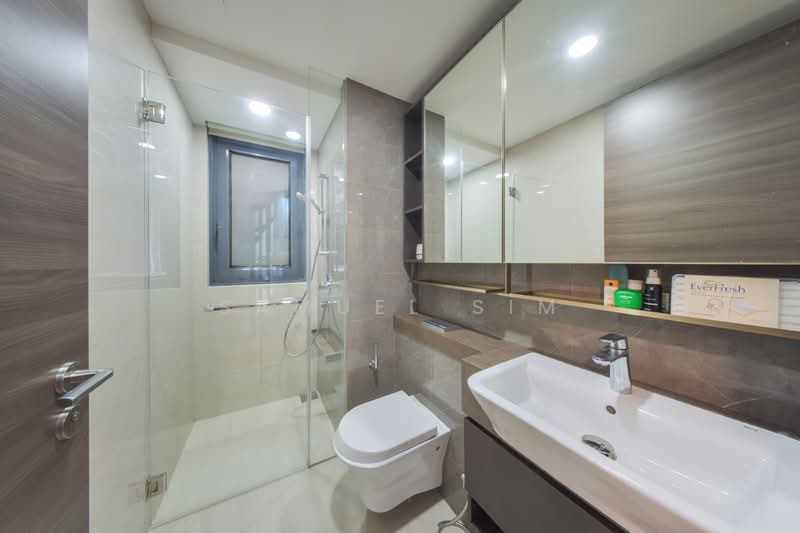 The Florence Residences, 85 Hougang Avenue 2, 3 Bedrooms, 1,001 sqft, Condominium For Sale, by Samuel Sim, 500113850 - Bathroom - PropertyGuru.com.sg