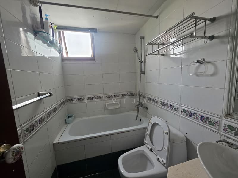 Orchid Park Condominium, 81 Yishun Street 81, 3 Bedrooms, 1,249 sqft, Condominium For Sale, by PN. Vijay, 500113858 - Bathroom - PropertyGuru.com.sg