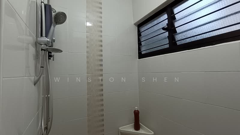 112 Bukit Batok West Avenue 6, 112 Bukit Batok West Avenue 6, 3 Bedrooms, 1,119 sqft, HDB Flat For Rent, by Winston Shen, 500113865 - Bathroom - PropertyGuru.com.sg