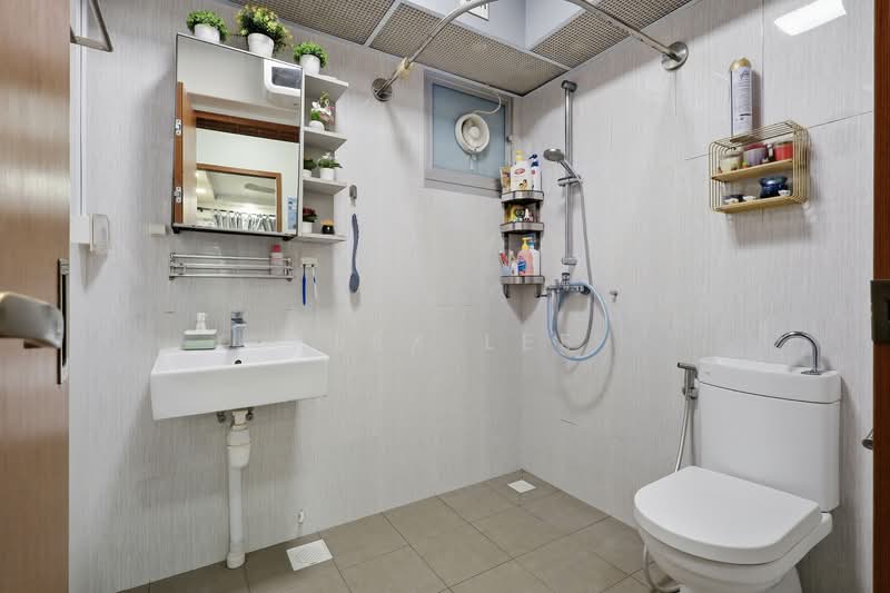 126A Canberra Street, 126A Canberra Street, 3 Bedrooms, 1,216 sqft, HDB Flat For Sale, by Alex Lee, 500113866 - Bathroom - PropertyGuru.com.sg