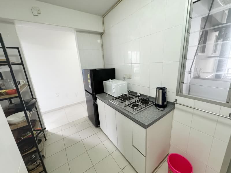 312B Clementi Avenue 4, 312B Clementi Avenue 4, 2 Bedrooms, 743 sqft, HDB Flat For Rent, by Siyo Jun Jie Andrew, 500113871 - Kitchen - PropertyGuru.com.sg