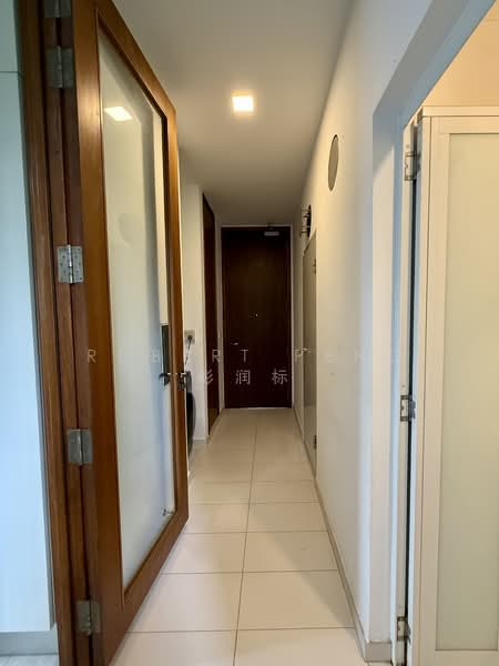 One Balmoral, 1A Balmoral Road, 3 Bedrooms, 1,410 sqft, Condominium For Rent, by Robert Peng 彭润标, 500113877 - Corridor - PropertyGuru.com.sg
