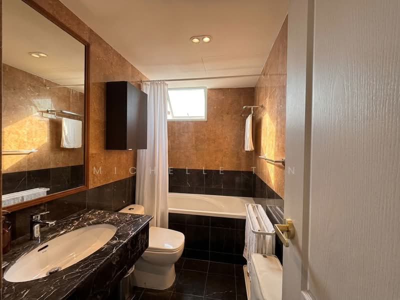 Alessandrea, 31 Alexandra Road, 3 Bedrooms, 1,001 sqft, Apartment For Sale, by Michelle Tan, 500113885 - Bathroom - PropertyGuru.com.sg