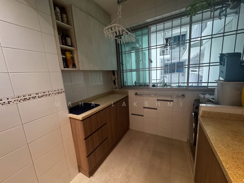210A Compassvale Lane, 210A Compassvale Lane, 3 Bedrooms, 1,001 sqft, HDB Flat For Sale, by MAHA LAKSHMI, 500113906 - Kitchen - PropertyGuru.com.sg