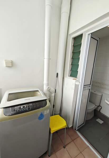 Avila Gardens, 19 Flora Road, 2 Bedrooms, 898 sqft, Condominium For Sale, by Fengwen Kong (Feng), 500113909 - Yard area - PropertyGuru.com.sg