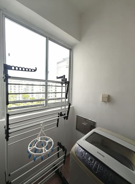 Avila Gardens, 19 Flora Road, 2 Bedrooms, 898 sqft, Condominium For Sale, by Fengwen Kong (Feng), 500113909 - Yard area - PropertyGuru.com.sg