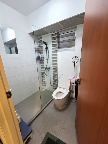 504C Yishun Street 51, 504C Yishun Street 51, 3 Bedrooms, 1,001 sqft, HDB Flat For Rent, by Serena Ho, 500113910 - Bathroom - PropertyGuru.com.sg