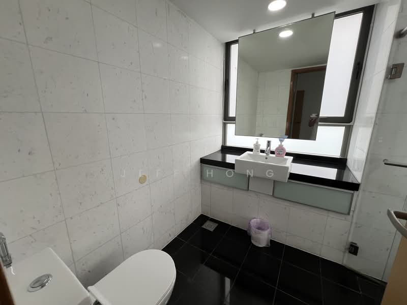 The Calrose, 511 Yio Chu Kang Road, 4 Bedrooms, 1,593 sqft, Condominium For Rent, by Jeff Hong, 500113913 - Master Bathroom - PropertyGuru.com.sg