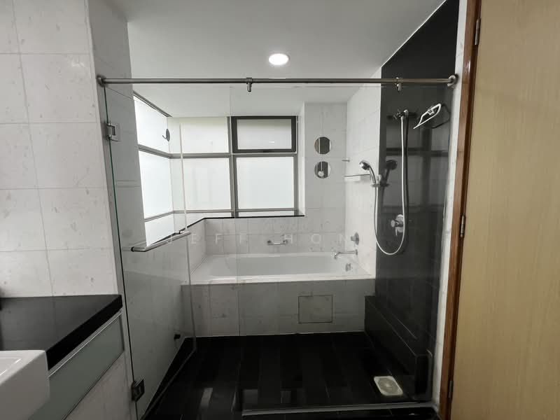 The Calrose, 511 Yio Chu Kang Road, 4 Bedrooms, 1,593 sqft, Condominium For Rent, by Jeff Hong, 500113913 - Master Bathroom - PropertyGuru.com.sg