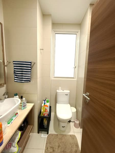 The Nautical, 93 Jalan Sendudok, 2 Bedrooms, 915 sqft, Condominium For Rent, by Michelle Chia, 500113918 - Bathroom - PropertyGuru.com.sg