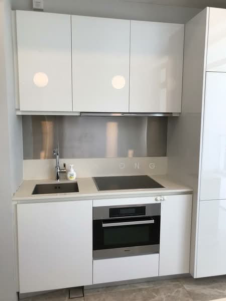 The Laurels @ Cairnhill Road, 40 Cairnhill Road, 2 Bedrooms, 883 sqft, Condominium For Sale, by Ton Ong, 500113927 - Kitchen - PropertyGuru.com.sg