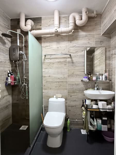 295C Compassvale Crescent, 295C Compassvale Crescent, 3 Bedrooms, 969 sqft, HDB Flat For Sale, by Leila Jiang, 500113935 - Bathroom - PropertyGuru.com.sg