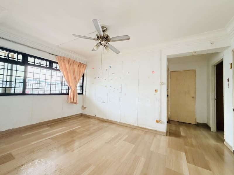 437 Fajar Road, 437 Fajar Road, 3 Bedrooms, 1,076 sqft, HDB Flat For Sale, by Vicole Lim, 500113942 - Living Room - PropertyGuru.com.sg