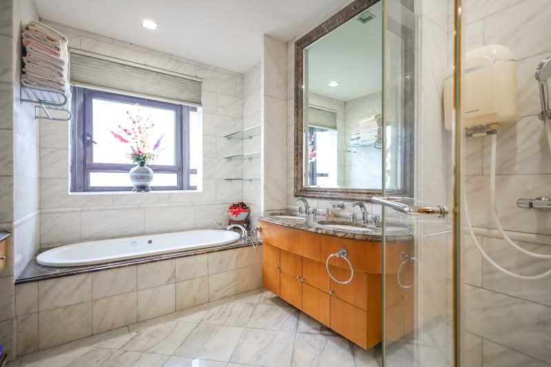 Ardmore Park, 15 Ardmore Park, 4 Bedrooms, 2,885 sqft, Condominium For Sale, by Ivan Lam, 500113945 - Bathroom - PropertyGuru.com.sg
