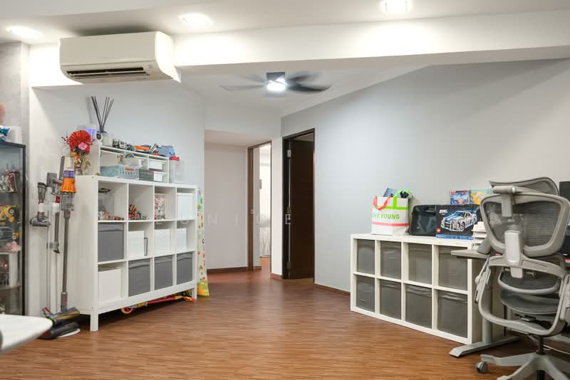 254 Tampines Street 21, 254 Tampines Street 21, 3 Bedrooms, 1,356 sqft, HDB Flat For Sale, by Eunice Goh, 500113974 - Living Room - PropertyGuru.com.sg