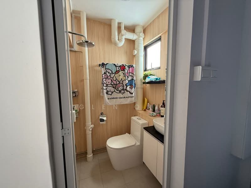 264 Waterloo Street, 264 Waterloo Street, 2 Bedrooms, 645 sqft, HDB Flat For Sale, by Glen Ong, 500114011 - Bathroom - PropertyGuru.com.sg