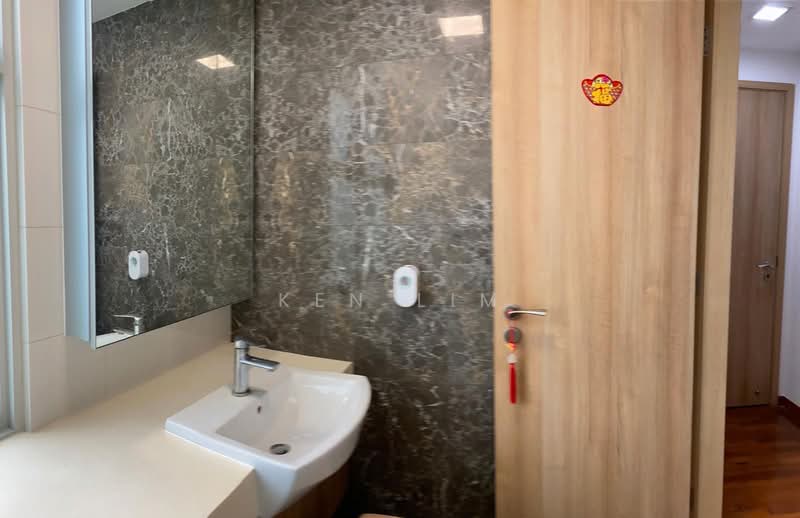 Caspian, 50 Lakeside Drive, Room Rental, 200 sqft, Condominium For Rent, by Ken Lim, 500114025 - Bathroom - PropertyGuru.com.sg