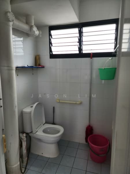 381 Clementi Avenue 5, 381 Clementi Avenue 5, 3 Bedrooms, 990 sqft, HDB Flat For Sale, by Jason Lim, 500114027 - Bathroom - PropertyGuru.com.sg