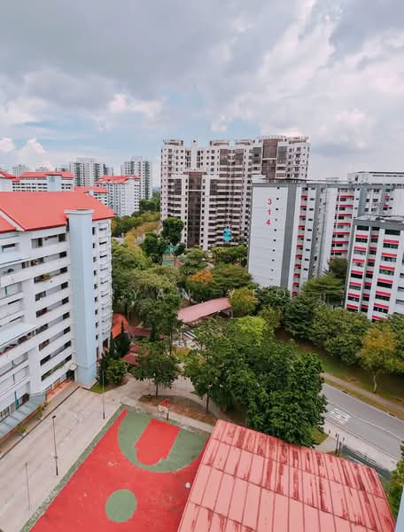 309 Jurong East Street 32, 309 Jurong East Street 32, 3 Bedrooms, 1,463 sqft, HDB Flat For Sale, by Ryan Yeo, 500114030 - Exterior - PropertyGuru.com.sg