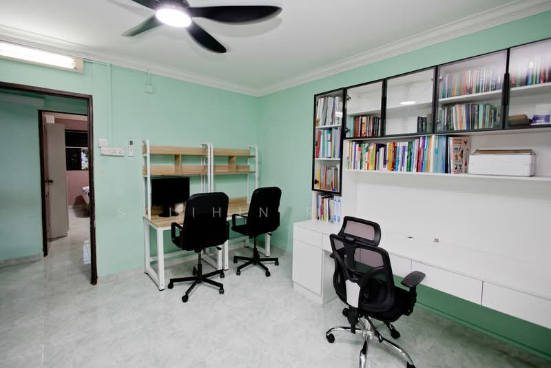 247 Bukit Batok East Avenue 5, 247 Bukit Batok East Avenue 5, 3 Bedrooms, 1,109 sqft, HDB Flat For Sale, by SALIHIN RAHIM, 500114040 - Study & Boys’ Room - PropertyGuru.com.sg
