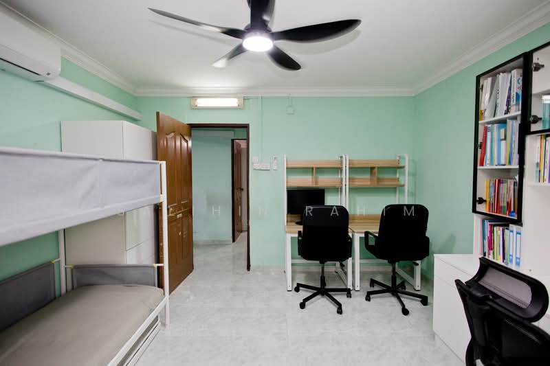 247 Bukit Batok East Avenue 5, 247 Bukit Batok East Avenue 5, 3 Bedrooms, 1,109 sqft, HDB Flat For Sale, by SALIHIN RAHIM, 500114040 - Bedroom - PropertyGuru.com.sg