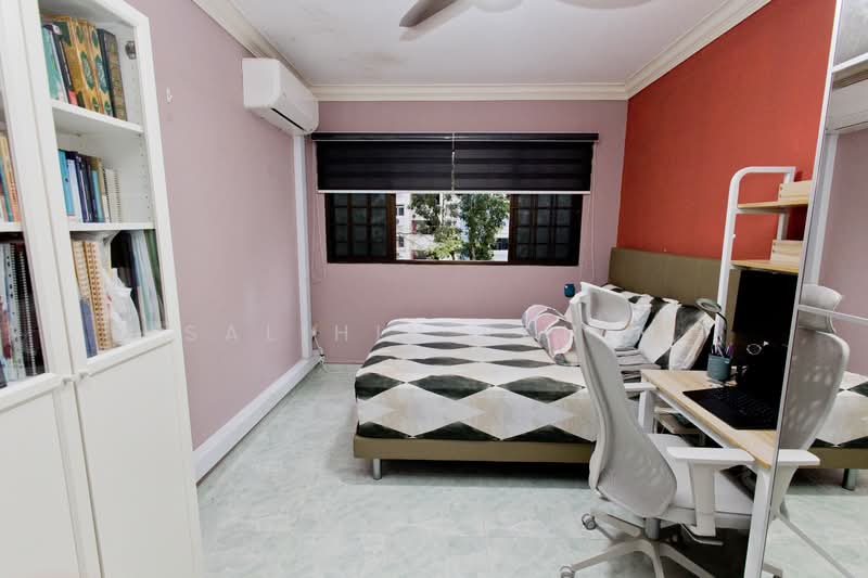 247 Bukit Batok East Avenue 5, 247 Bukit Batok East Avenue 5, 3 Bedrooms, 1,109 sqft, HDB Flat For Sale, by SALIHIN RAHIM, 500114040 - Ventilated Bedroom - PropertyGuru.com.sg