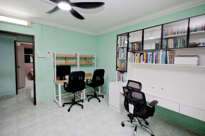 247 Bukit Batok East Avenue 5, 247 Bukit Batok East Avenue 5, 3 Bedrooms, 1,109 sqft, HDB Flat For Sale, by SALIHIN RAHIM, 500114040 - Spacious Kids’ Room - PropertyGuru.com.sg