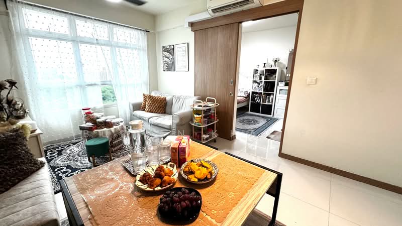 451A Bukit Batok West Avenue 6, 451A Bukit Batok West Avenue 6, 1 Bedroom, 506 sqft, HDB Flat For Sale, by Burhan Khalip, 500114106 - Living Room - PropertyGuru.com.sg