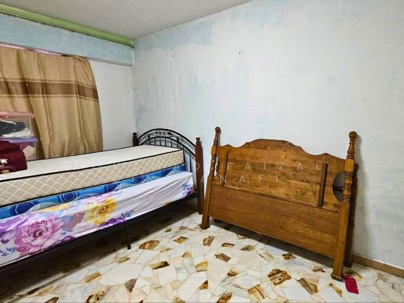 244 Jurong East Street 24, 244 Jurong East Street 24, 2 Bedrooms, 764 sqft, HDB Flat For Sale, by Mohamad Faizal Bin Hanafi, 500114110 - Bedroom - PropertyGuru.com.sg