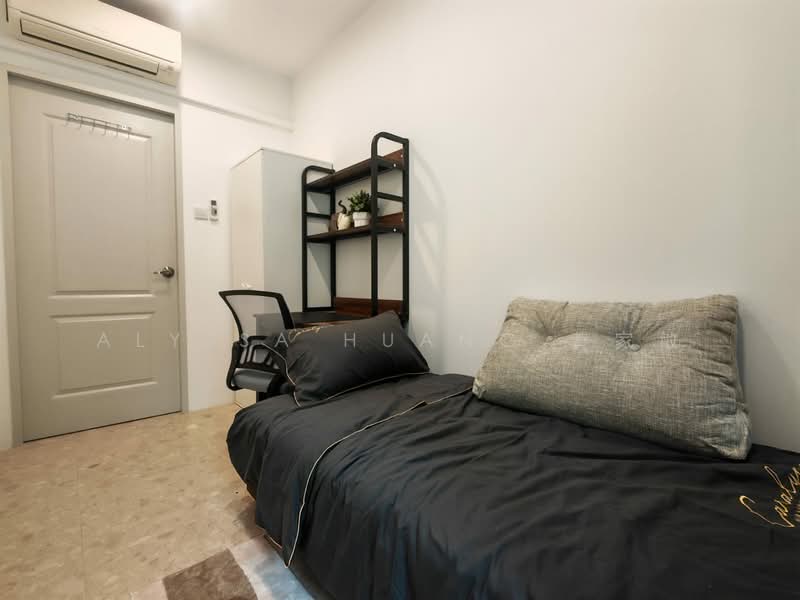 The Floravale, 218 Westwood Avenue, Room Rental, 100 sqft, Executive Condominium For Rent, by Alyssa Huang 黄家敏, 500114115 - Bedroom - PropertyGuru.com.sg