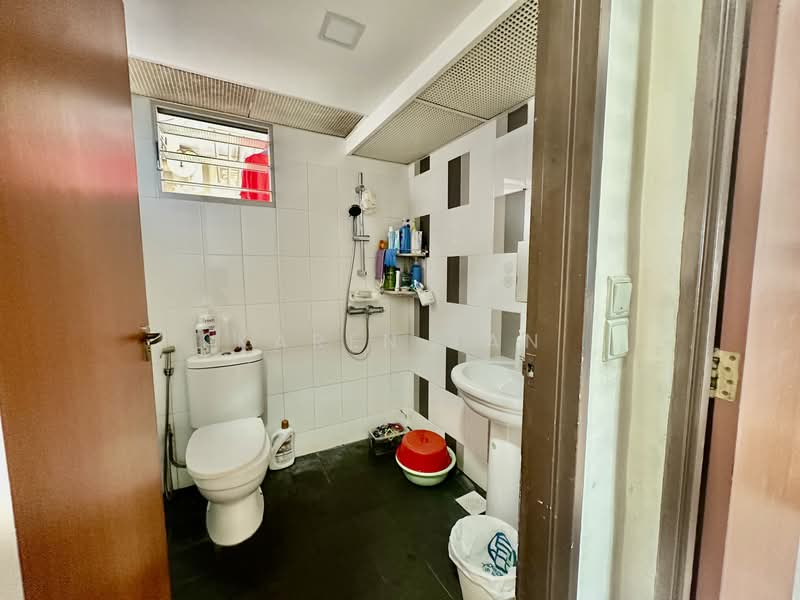 467B Fernvale Link, 467B Fernvale Link, 2 Bedrooms, 732 sqft, HDB Flat For Sale, by Karen Tan, 500114116 - Bathroom - PropertyGuru.com.sg