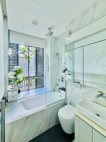Venezio, 488 Upper East Coast Road, 2 Bedrooms, 1,227 sqft, Apartment For Sale, by Gina Lim, 500114120 - Bathroom - PropertyGuru.com.sg