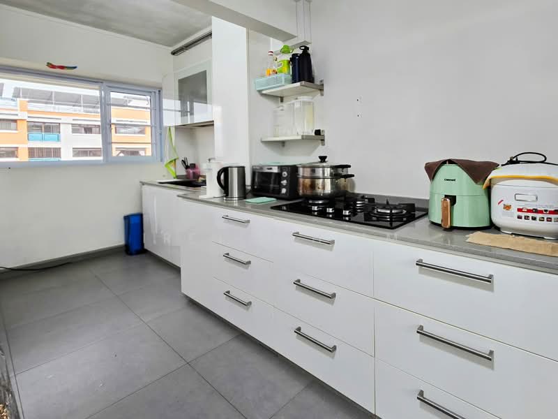 708 Tampines Street 71, 708 Tampines Street 71, 3 Bedrooms, 1,076 sqft, HDB Flat For Sale, by Irene Chiam, 500114122 - Kitchen - PropertyGuru.com.sg