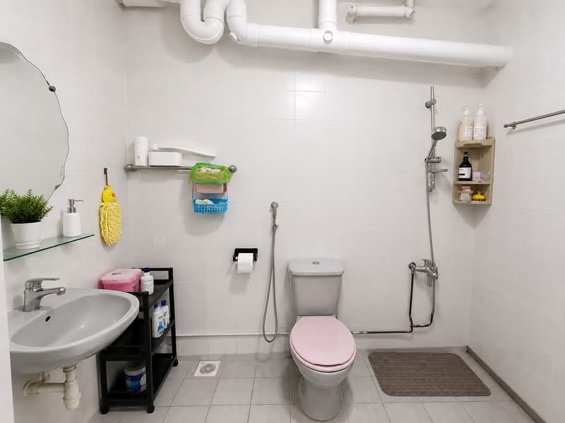289E Bukit Batok Street 25, 289E Bukit Batok Street 25, 3 Bedrooms, 1,313 sqft, HDB Flat For Sale, by Monica Lim, 500114130 - Bathroom - PropertyGuru.com.sg