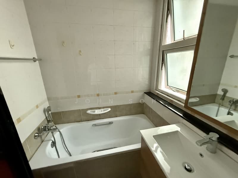 The Floravale, 234 Westwood Avenue, 3 Bedrooms, 1,216 sqft, Condominium For Sale, by John Soh, 500114140 - Bathroom - PropertyGuru.com.sg