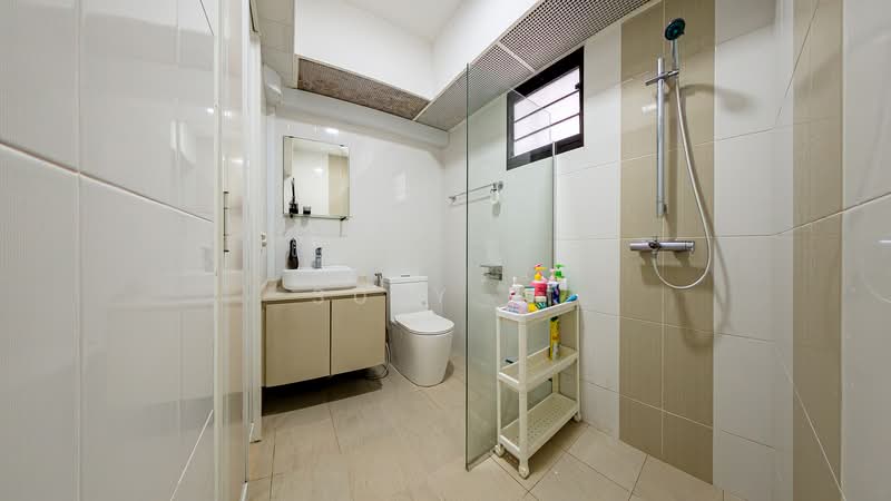 418B Fernvale Link, 418B Fernvale Link, 3 Bedrooms, 1,012 sqft, HDB Flat For Sale, by Sufy B., 500114150 - Master Bathroom - PropertyGuru.com.sg