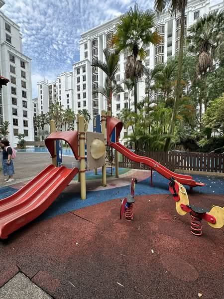 Parkview Apartments, 1 Bukit Batok Street 25, 3 Bedrooms, 1,076 sqft, Apartment For Rent, by Ben Chew, 500114155 - Exterior - PropertyGuru.com.sg