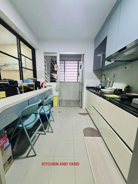 812B Choa Chu Kang Avenue 7, 812B Choa Chu Kang Avenue 7, 3 Bedrooms, 1,216 sqft, HDB Flat For Sale, by Valerie Tan (Coffee), 500114156 - Kitchen - PropertyGuru.com.sg
