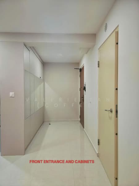 812B Choa Chu Kang Avenue 7, 812B Choa Chu Kang Avenue 7, 3 Bedrooms, 1,216 sqft, HDB Flat For Sale, by Valerie Tan (Coffee), 500114156 - Entrance - PropertyGuru.com.sg