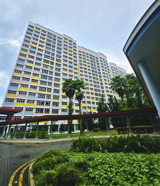 812B Choa Chu Kang Avenue 7, 812B Choa Chu Kang Avenue 7, 3 Bedrooms, 1,216 sqft, HDB Flat For Sale, by Valerie Tan (Coffee), 500114156 - Exterior - PropertyGuru.com.sg