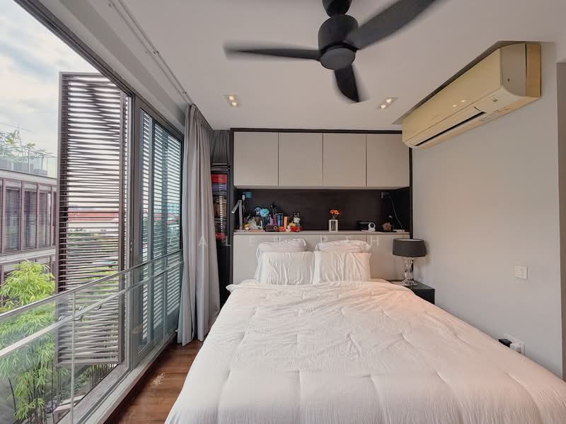 Common Bedroom with Ensuite Bathroom