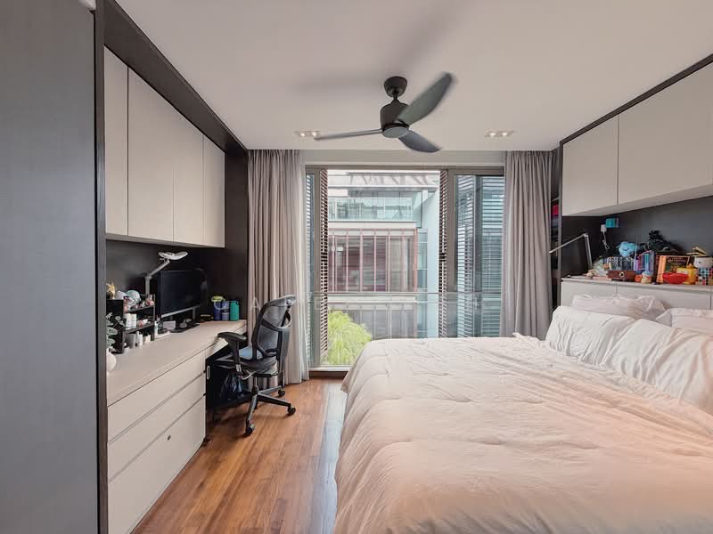 Common Bedroom with Ensuite Bathroom