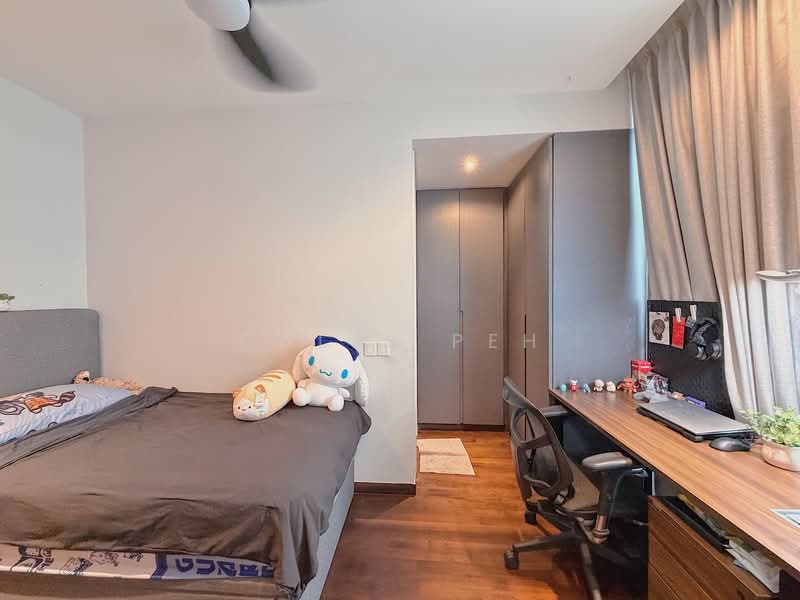 Common Bedroom with Ensuite Bathroom