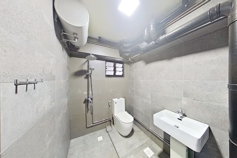 312B Anchorvale Lane, 312B Anchorvale Lane, 4 Bedrooms, 1,356 sqft, HDB Flat For Sale, by Alex Lee, 500114168 - Common Bathroom - PropertyGuru.com.sg