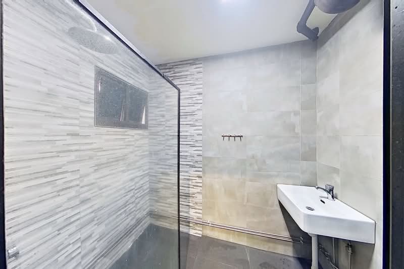312B Anchorvale Lane, 312B Anchorvale Lane, 4 Bedrooms, 1,356 sqft, HDB Flat For Sale, by Alex Lee, 500114168 - Master Bathroom - PropertyGuru.com.sg