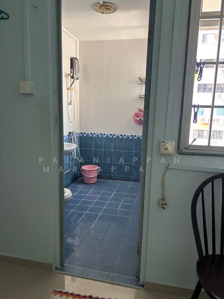 932 Tampines Street 91, 932 Tampines Street 91, 3 Bedrooms, 1,098 sqft, HDB Flat For Sale, by Palaniappan Mariappa Pathar, 500114190 - Bathroom - PropertyGuru.com.sg