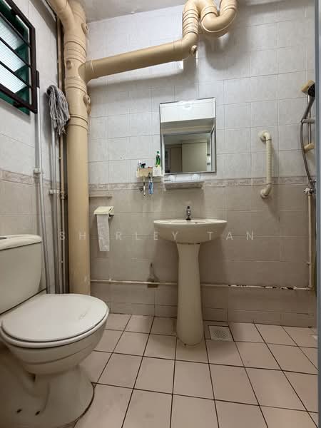 351D Canberra Road, 351D Canberra Road, 4 Bedrooms, 1,345 sqft, HDB Flat For Sale, by Shirley Tan, 500114192 - Common Bath - PropertyGuru.com.sg