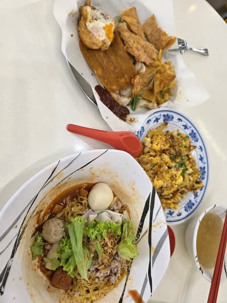 236 Serangoon Avenue 3, 236 Serangoon Avenue 3, 3 Bedrooms, 904 sqft, HDB Flat For Sale, by Yi Long Lim, 500114204 - Blessed Good Local foods near you! - PropertyGuru.com.sg