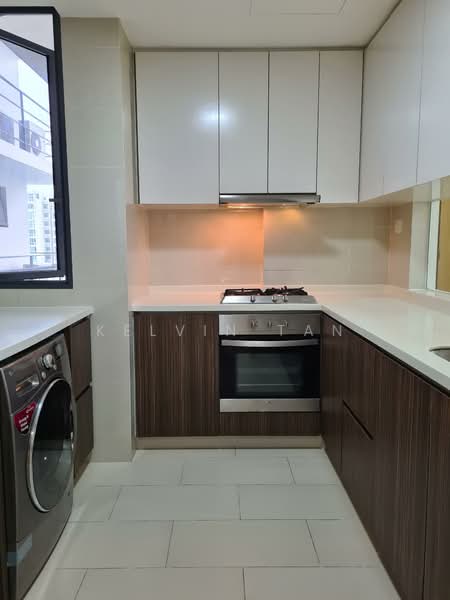 La Fiesta, Sengkang Square, 3 Bedrooms, 893 sqft, Condominium For Rent, by Kelvin Tan, 500114208 - Kitchen - PropertyGuru.com.sg