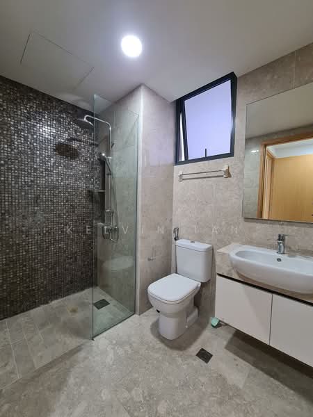 La Fiesta, Sengkang Square, 3 Bedrooms, 893 sqft, Condominium For Rent, by Kelvin Tan, 500114208 - Bathroom - PropertyGuru.com.sg